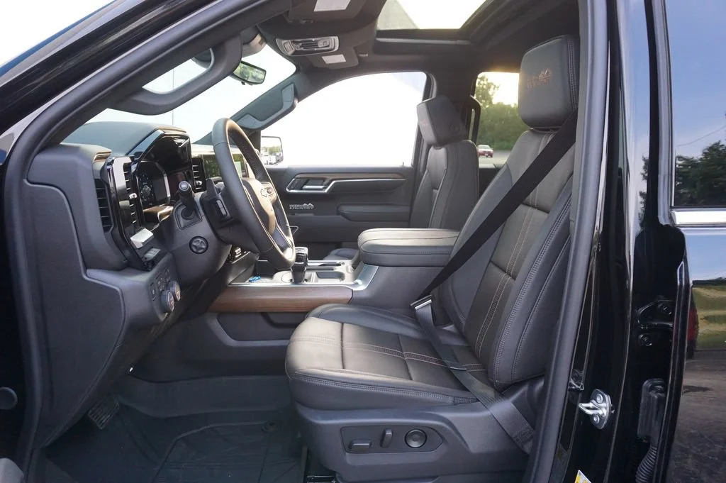New 2026 Black Chevrolet High Country image 10