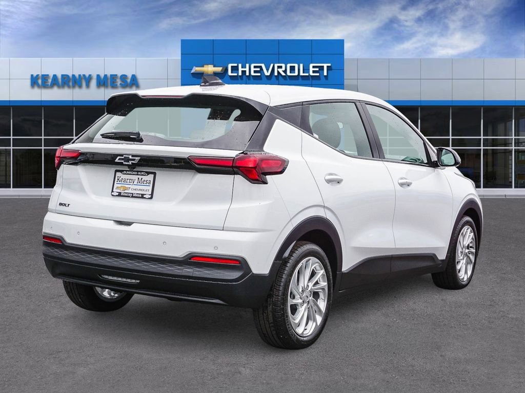 New 2027 Summit White Chevrolet LT image 6