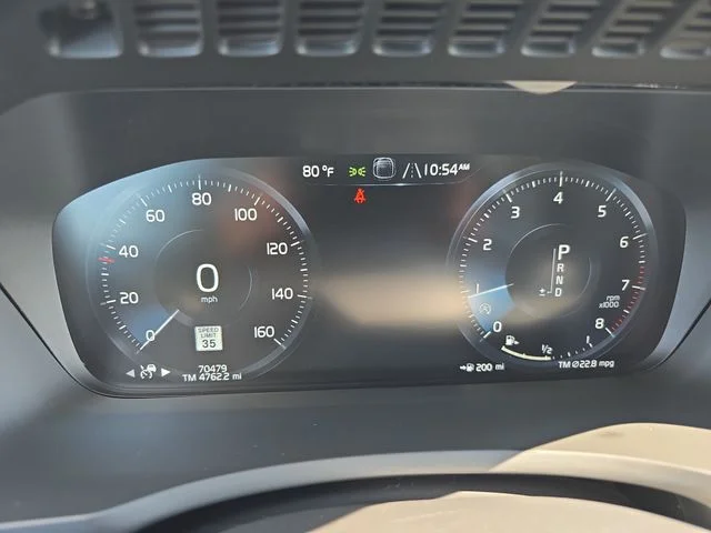 Used 2017 Silver Volvo T6 Momentum image 23