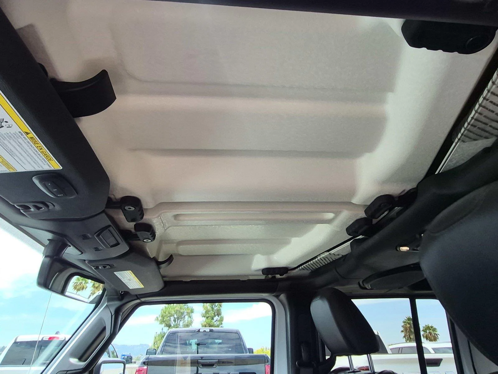 Used 2022 Bright White Clearcoat Jeep Unlimited Sahara image 23