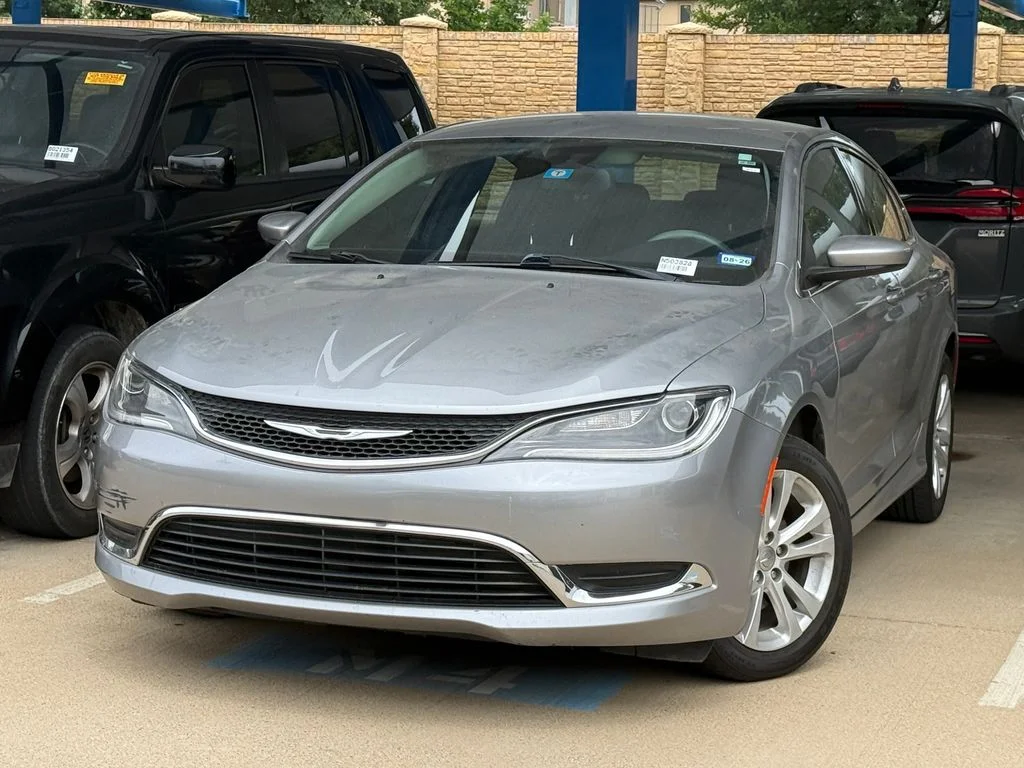 2015 Chrysler 200 Limited's photo