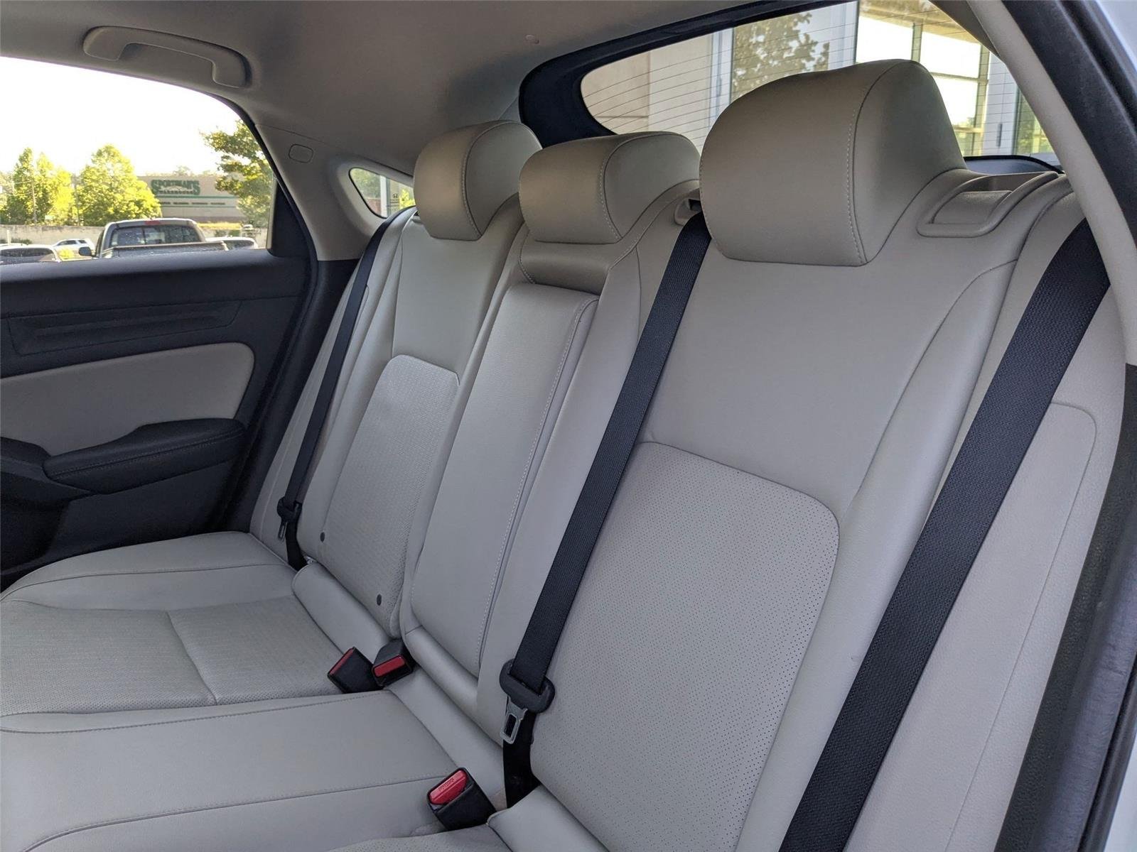 Used 2024 Platinum White Pearl Honda EX-L image 26