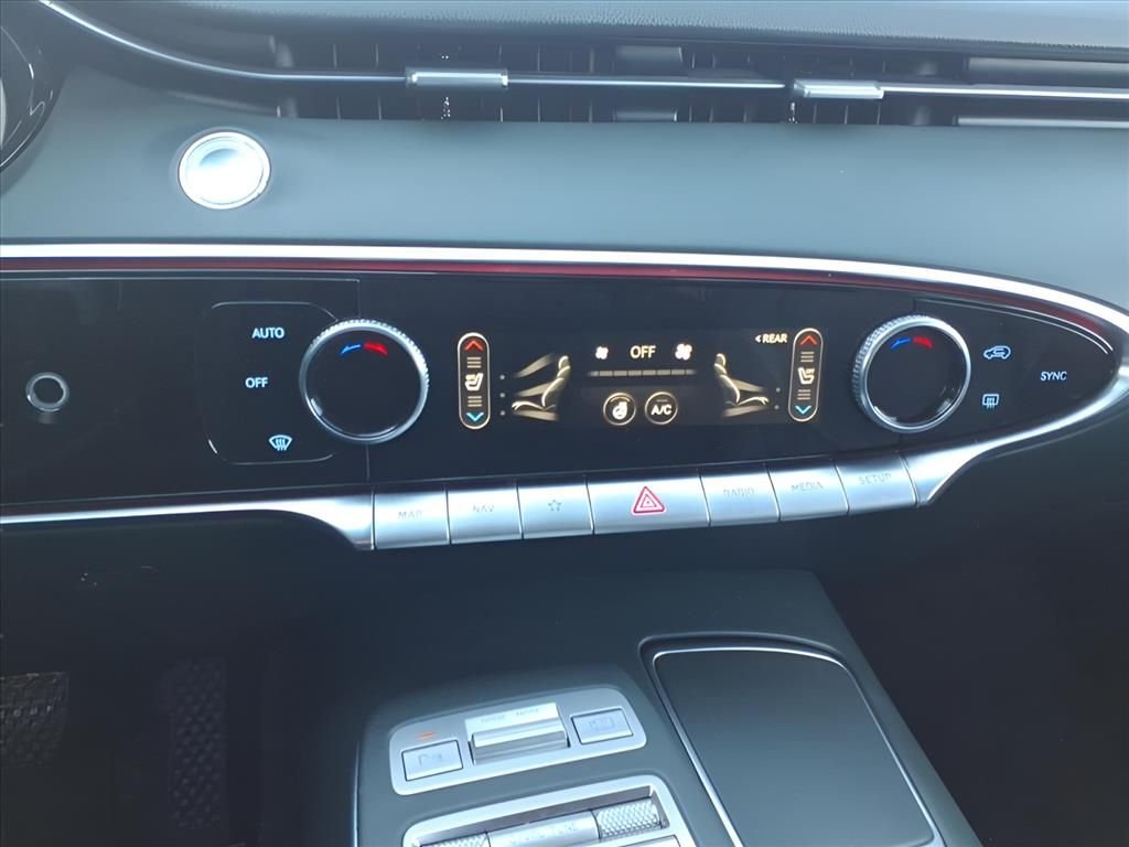 2022 GENESIS GV70 Standard - Photo 22