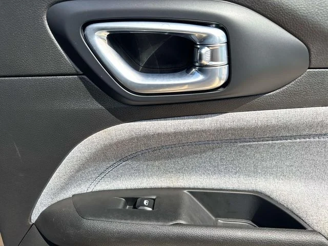 Used 2023 Black Jeep Latitude image 25