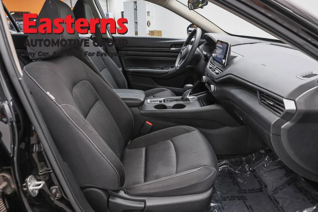 Used 2020 Black Nissan 2.5 S image 23