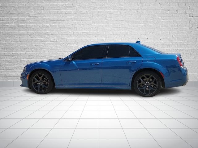 Used 2023  Chrysler Touring image 2