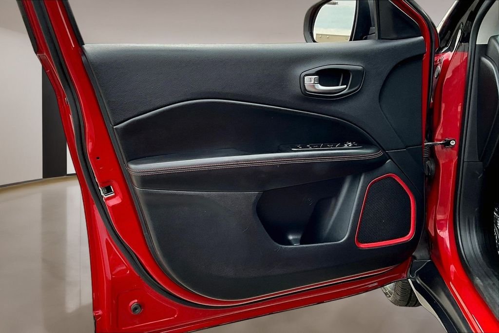 Used 2020 Red Jeep Trailhawk image 18