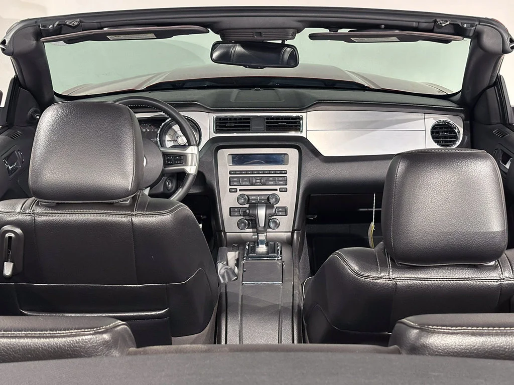 Used 2010 Red Ford V6 image 43