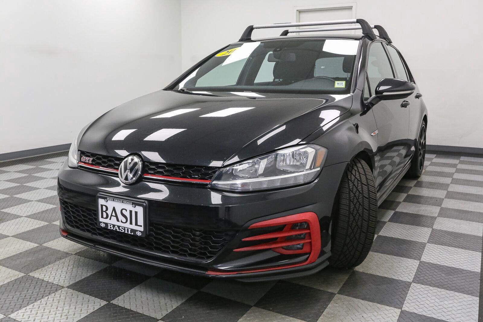 Used 2019 Deep Black Pearl Volkswagen SE image 4