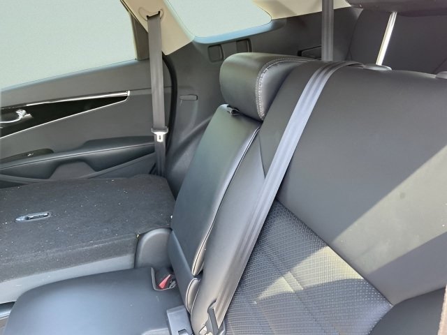 Used 2020 Passion Red Kia EX V6 image 15