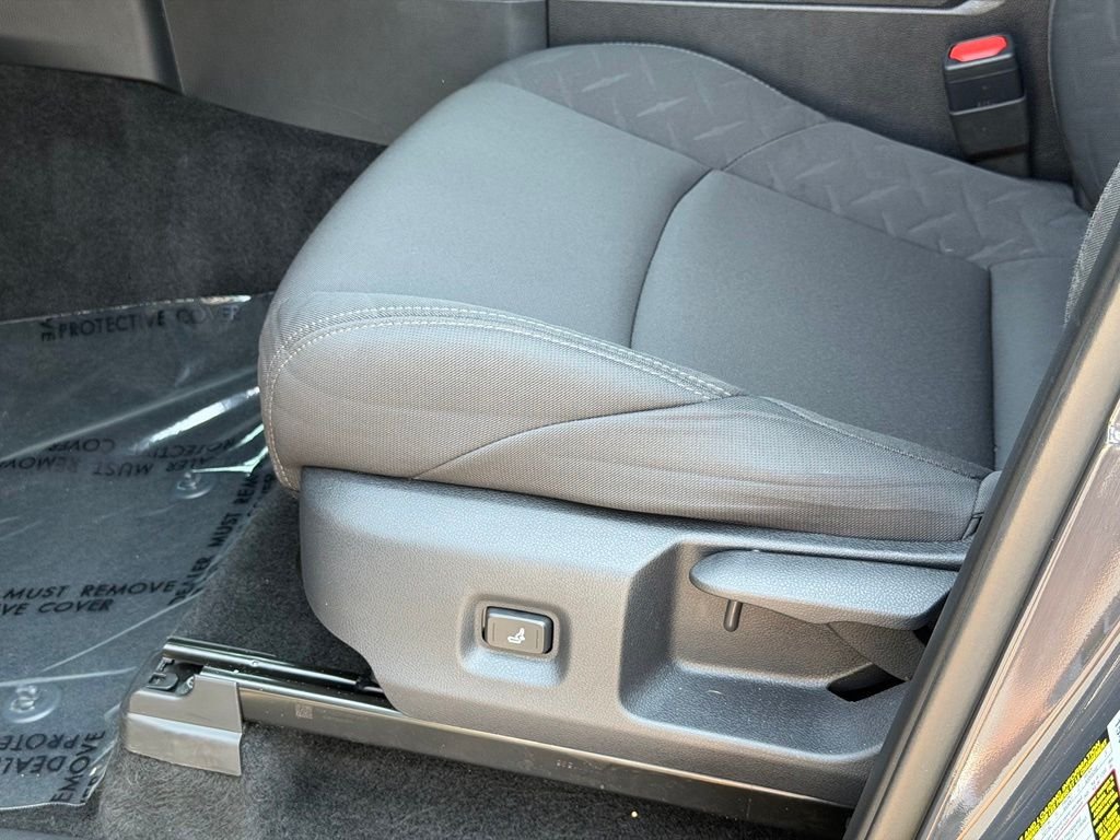 Certified Used 2025  Toyota SR image 21