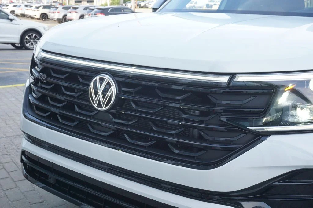 New 2026 White/off-white Volkswagen 2.0T SEL R-Line Black image 37