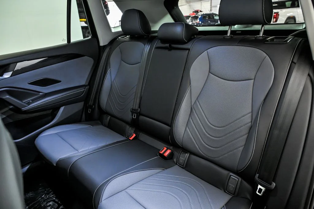 New 2026 Black Volkswagen 2.0T SE image 8