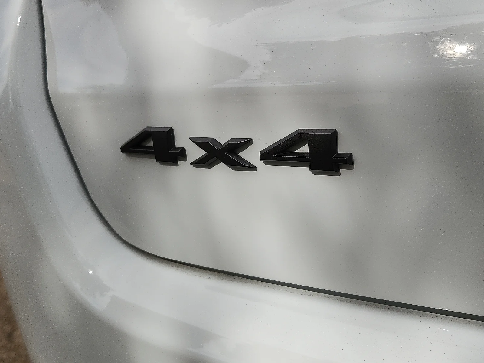 New 2027 Bright White Clear-Coat Paint Jeep LATITUDE ALTITUDE 4X4 image 9