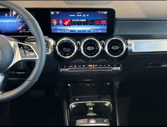 New 2026 Polar White Mercedes-Benz GLB 250 image 16
