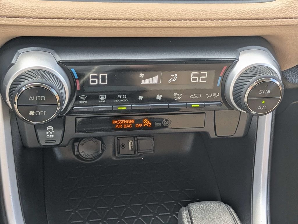 Used 2019 Green Toyota XLE image 27