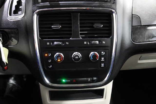 Certified Used 2012  Dodge American Value Pkg image 21