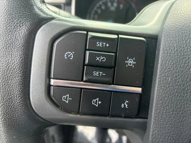 Used 2022 Oxford White Ford XLT image 32