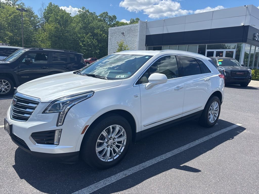 Certified Used 2018 CRYSTAL WHITE TRICOAT Cadillac AWD image 3