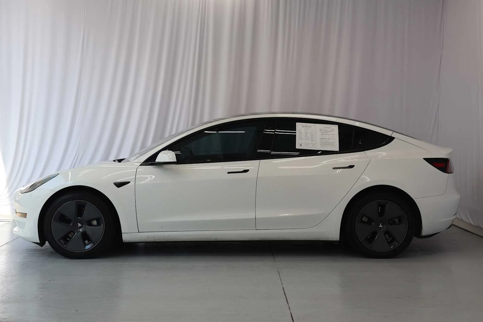 Used 2023 Pearl White Multi-Coat Tesla  image 7