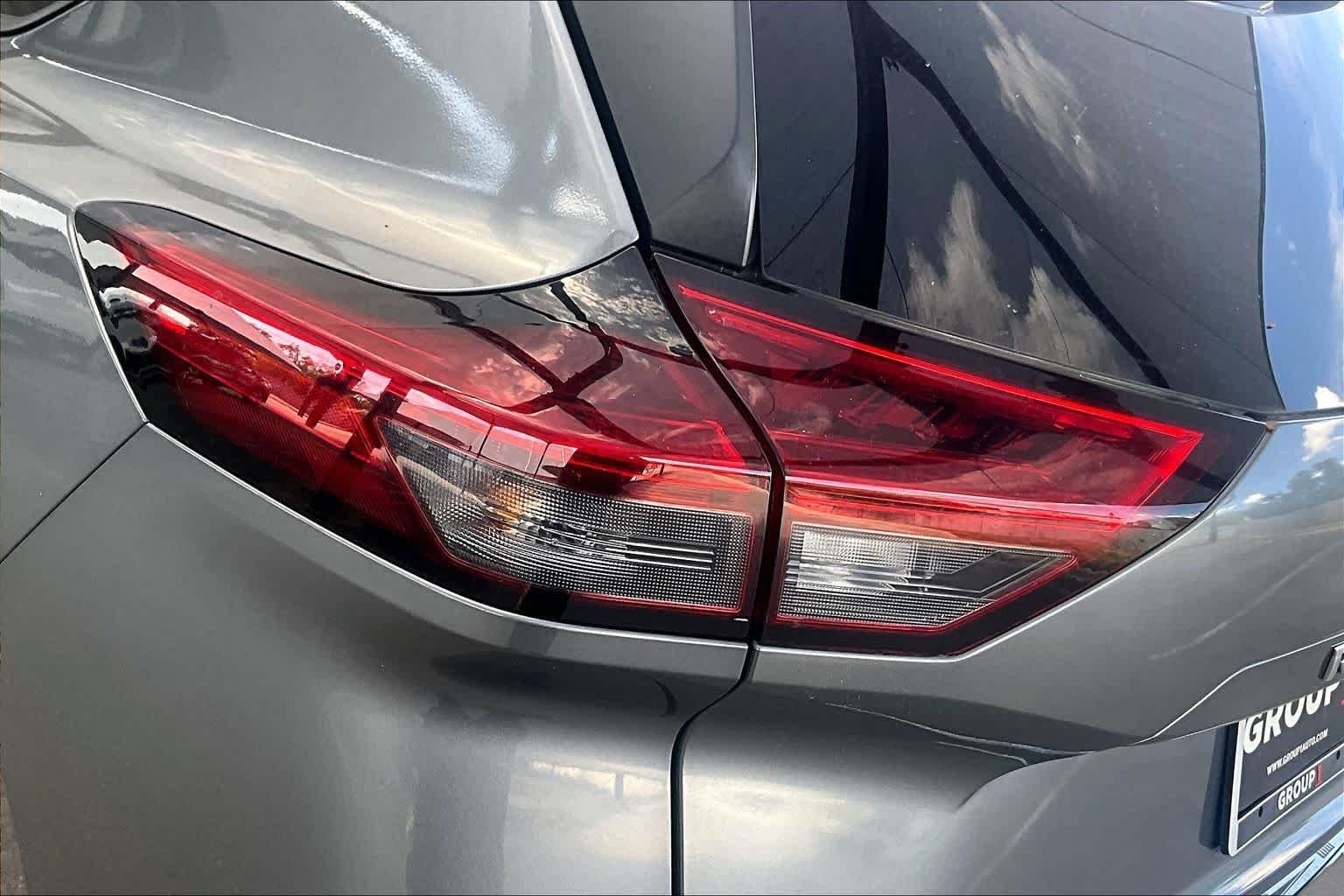 Used 2022 Gun Metallic Nissan SV image 27