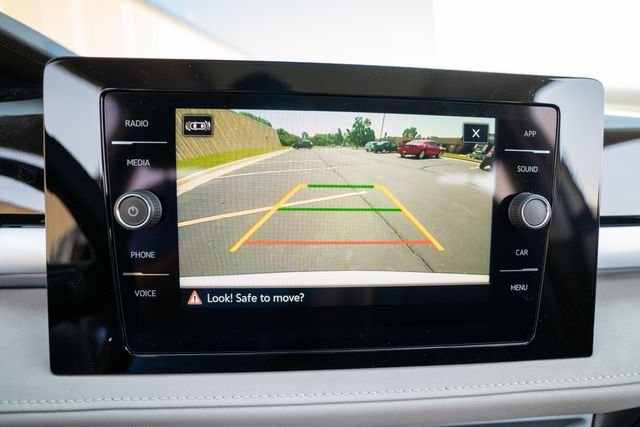 2025 Volkswagen Taos SE - Photo 25