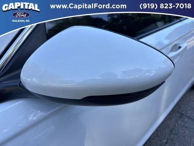 Used 2023 White Honda Touring image 12