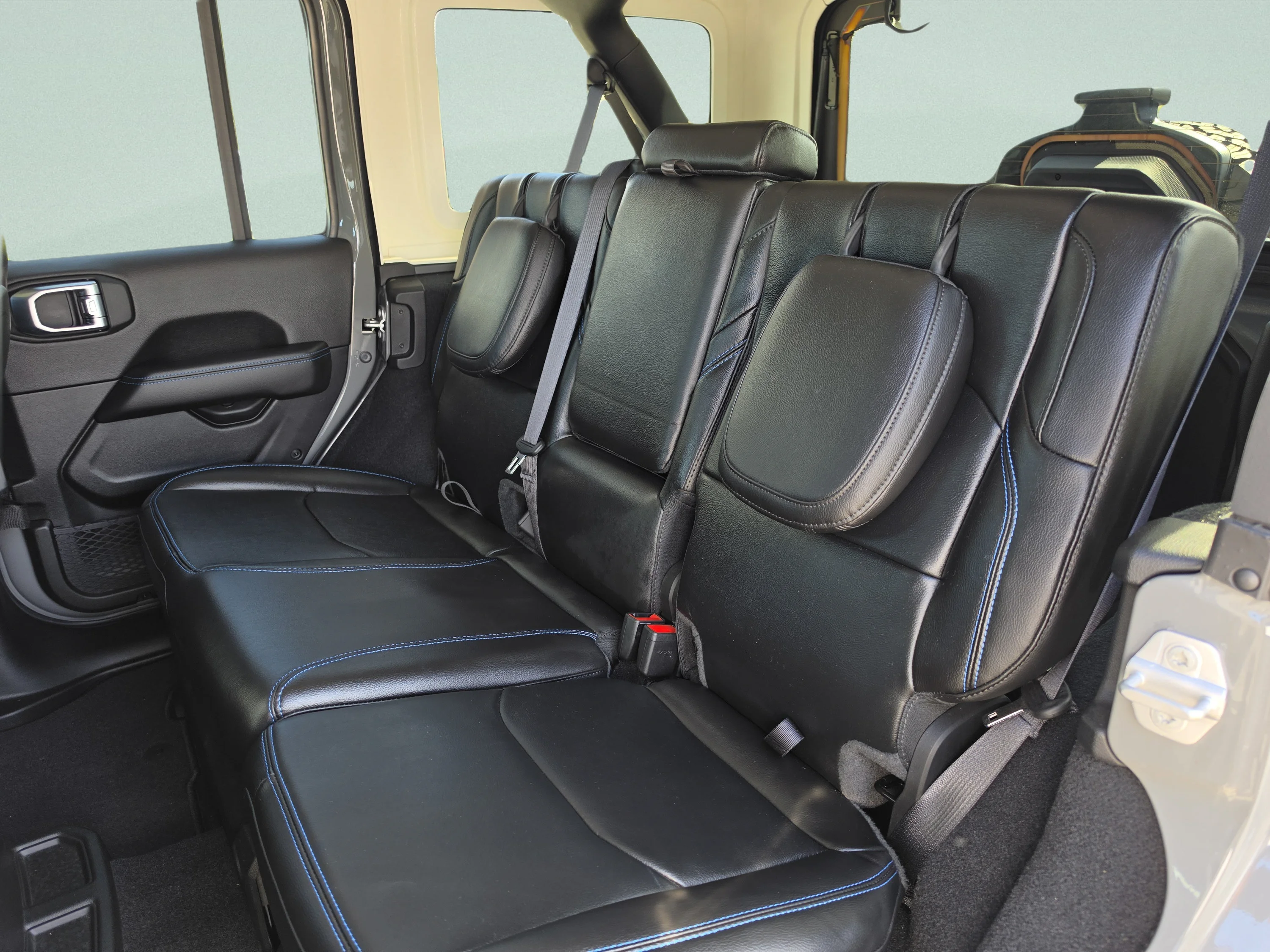 Used 2023 Sting-Gray Clearcoat Jeep Rubicon image 24