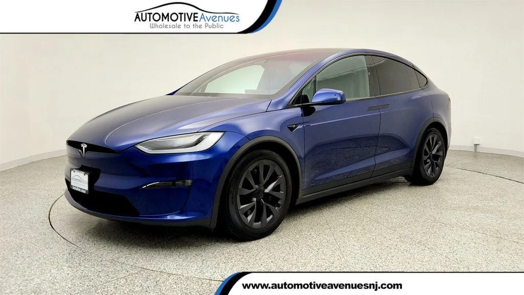 2024 Tesla Model X Long Range's photo