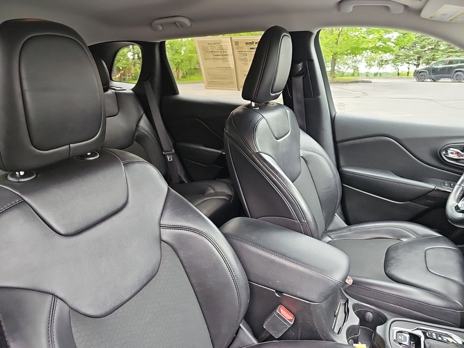 Used 2020 Velvet Red Pearlcoat Jeep Altitude image 11