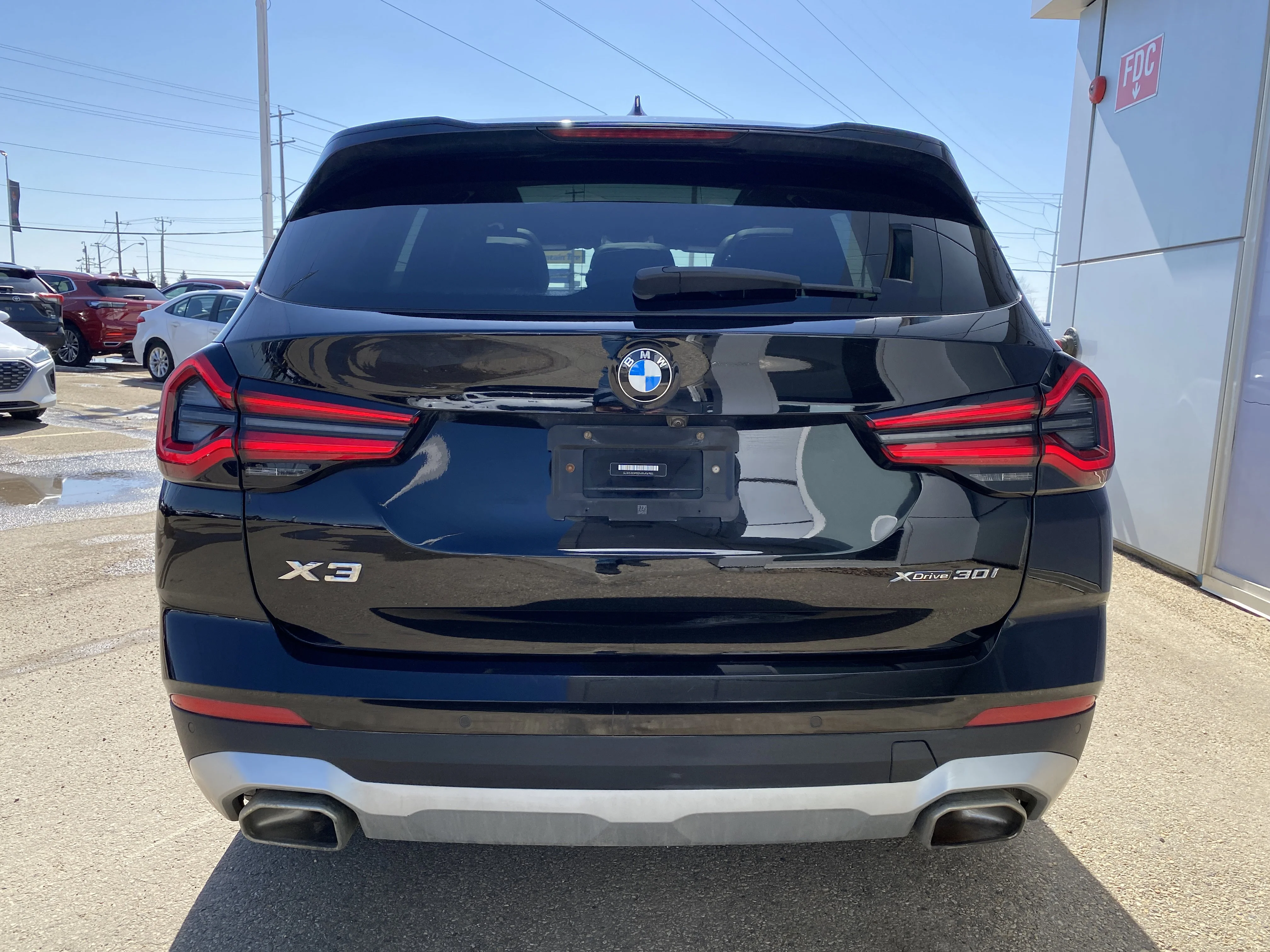 Used 2022 Black BMW xDrive30i * PANORAMIC SUNROOF * DIGITAL DASH * image 4
