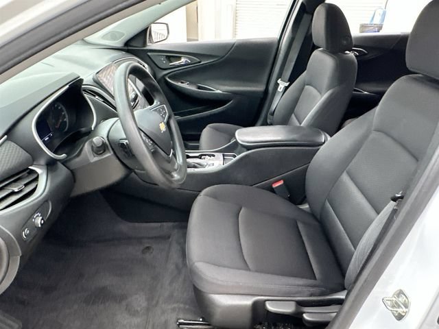 Used 2023 SUMMIT WHITE Chevrolet LS image 9