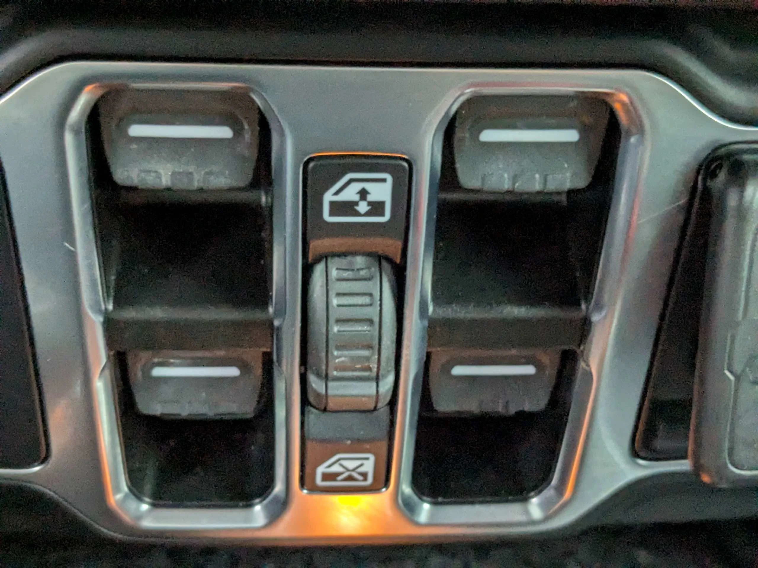 2024 Jeep Wrangler 4-Door Sahara - Photo 25