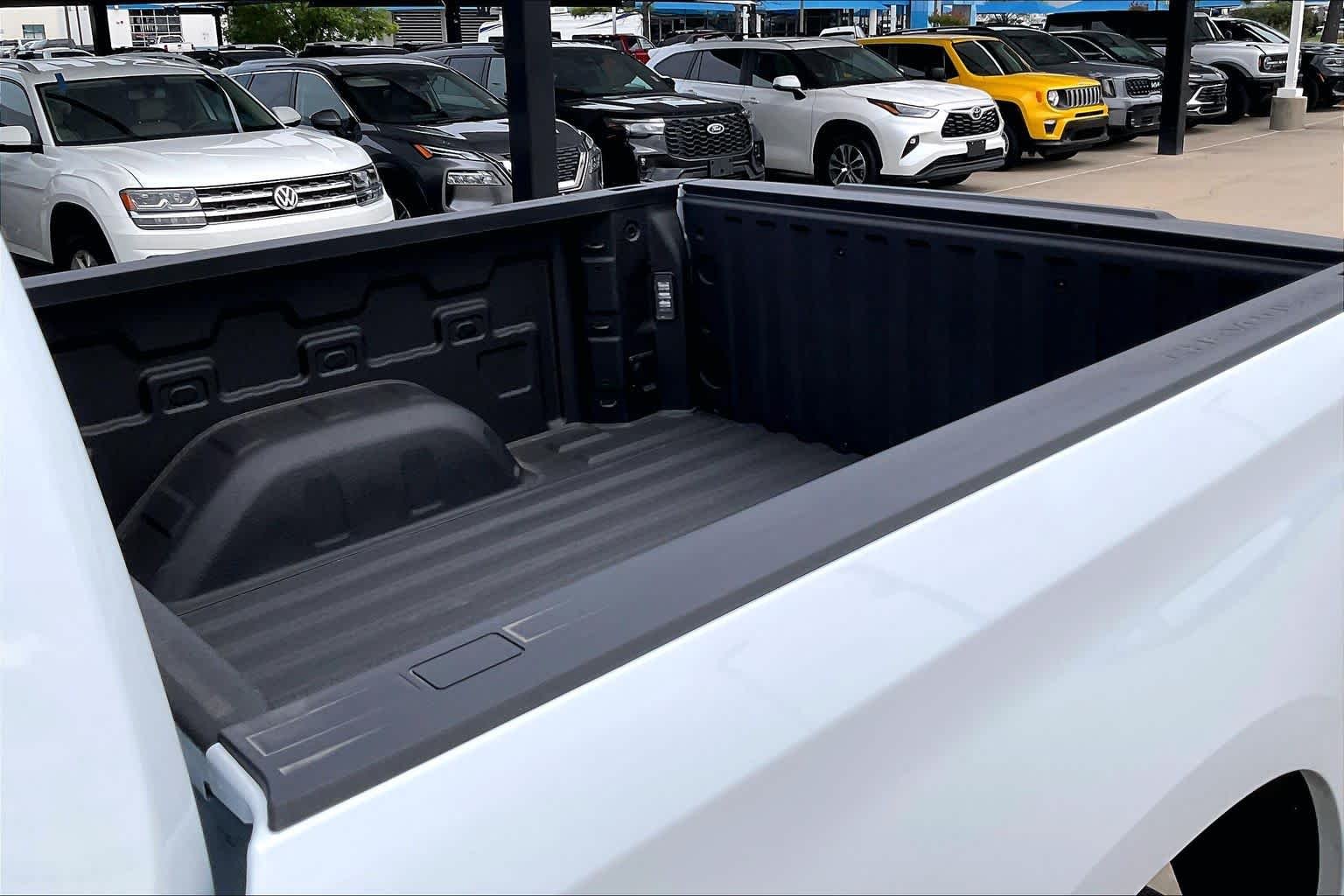 Used 2026 Polar White Tricoat Chevrolet LTZ image 31