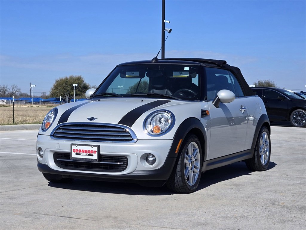Used 2015 MINI Cooper Base with VIN WMWZN3C54FT266918 for sale in Granbury, TX