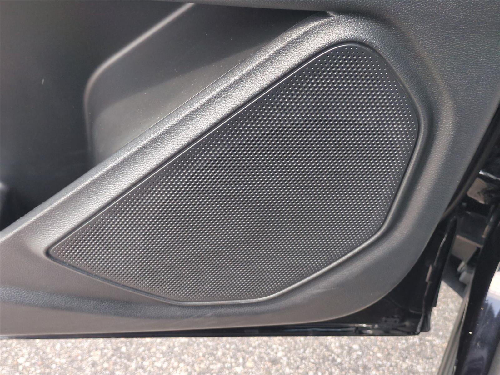 Used 2023 Agate Black Metallic Ford XLT image 17