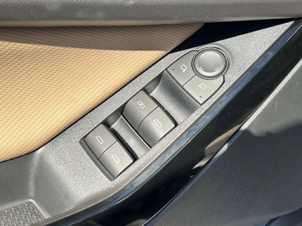 2027 Chevrolet Equinox ACTIV - Photo 12