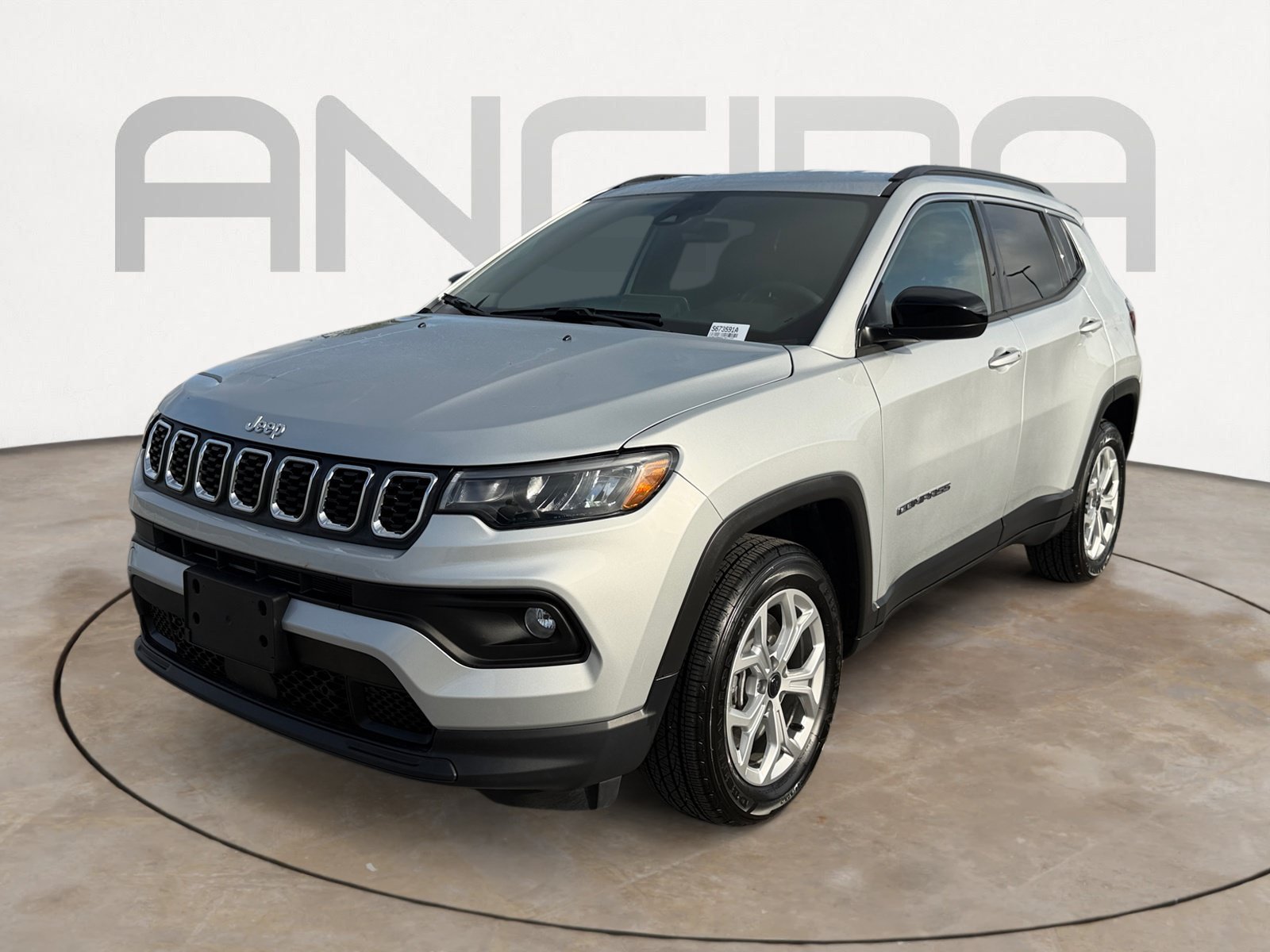 Used 2025 Silver Zynith Metallic Clearcoat Jeep Latitude image 6
