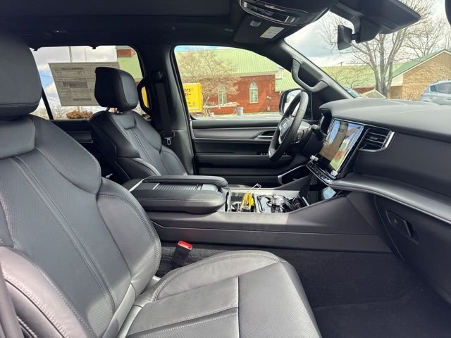 New 2026 High Gloss Black Exterior Paint Jeep Limited Reserve image 10