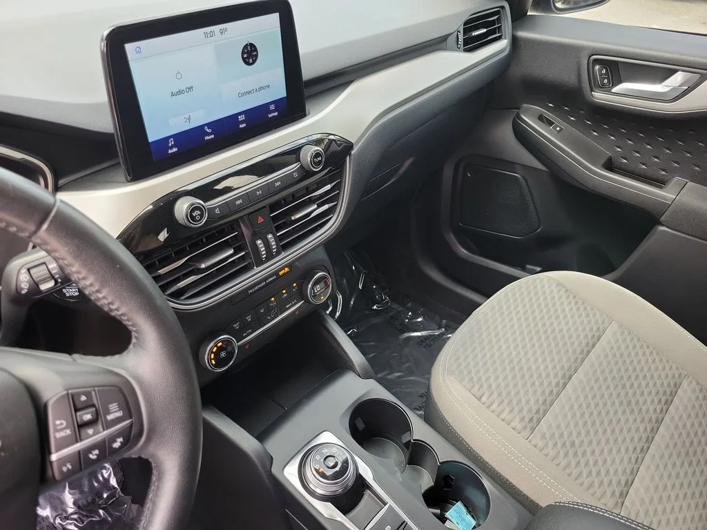 Used 2020 Green Ford SE Sport Hybrid image 24