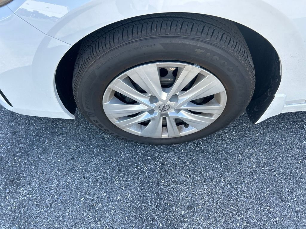 Used 2025 White Nissan S image 9