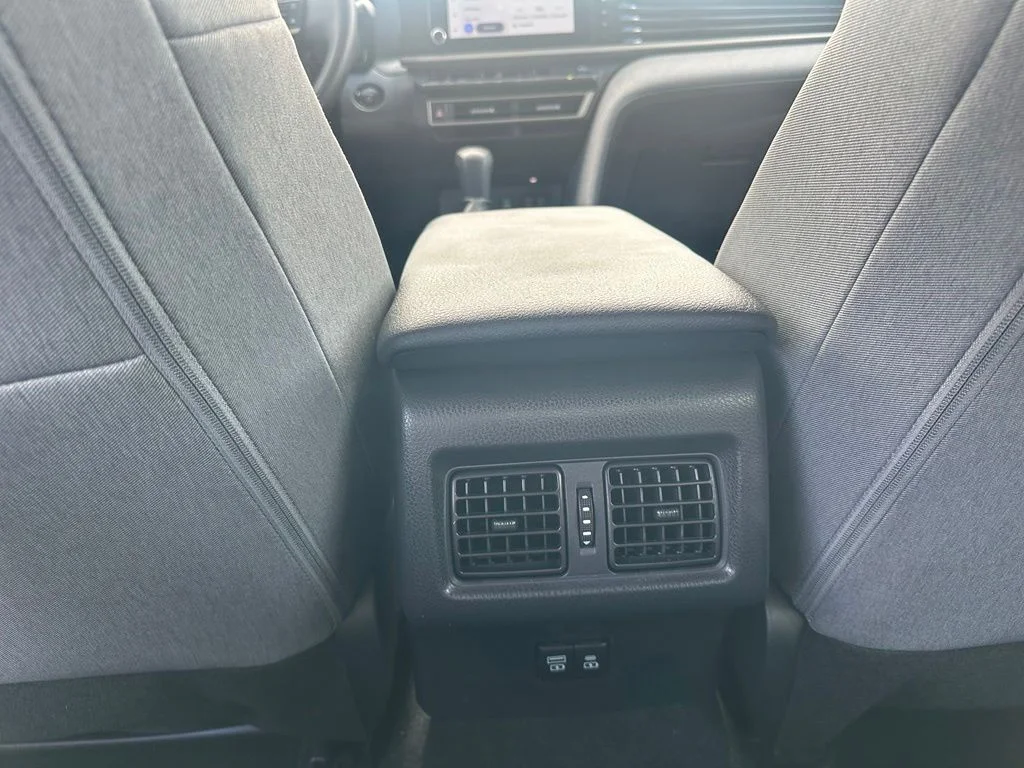 2025 Toyota Camry LE - Photo 22