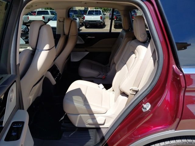 Used 2020 Burgundy Lincoln Reserve image 28