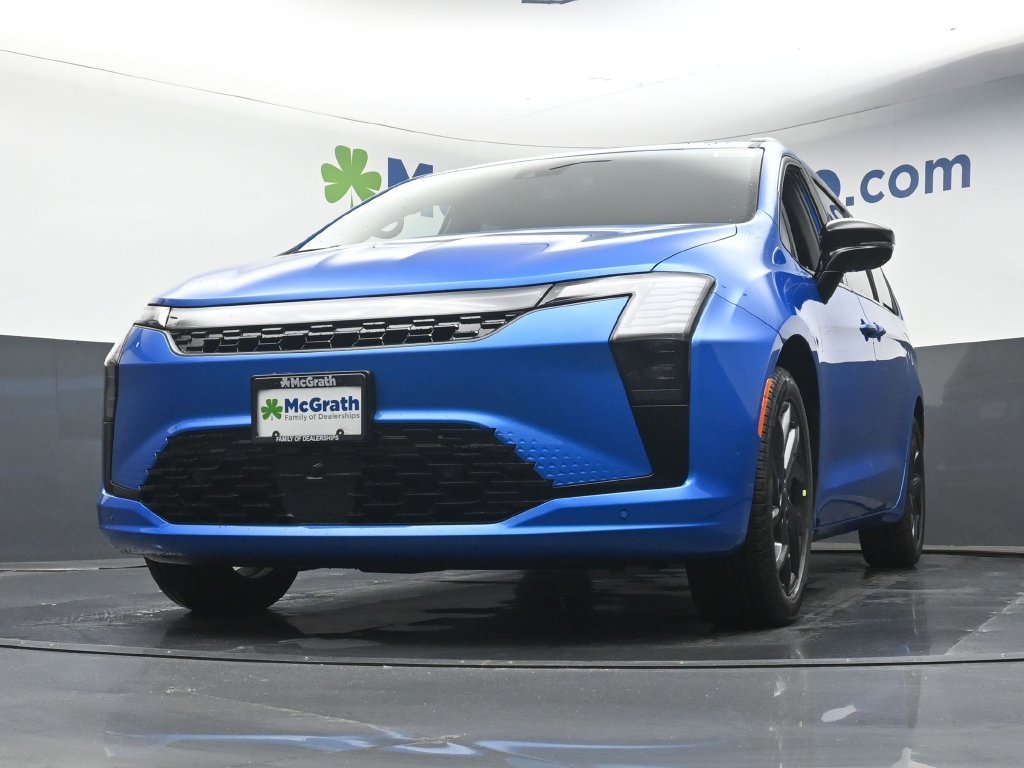 New 2027 Hydro Blue Pearl-Coat Paint Chrysler Limited image 7