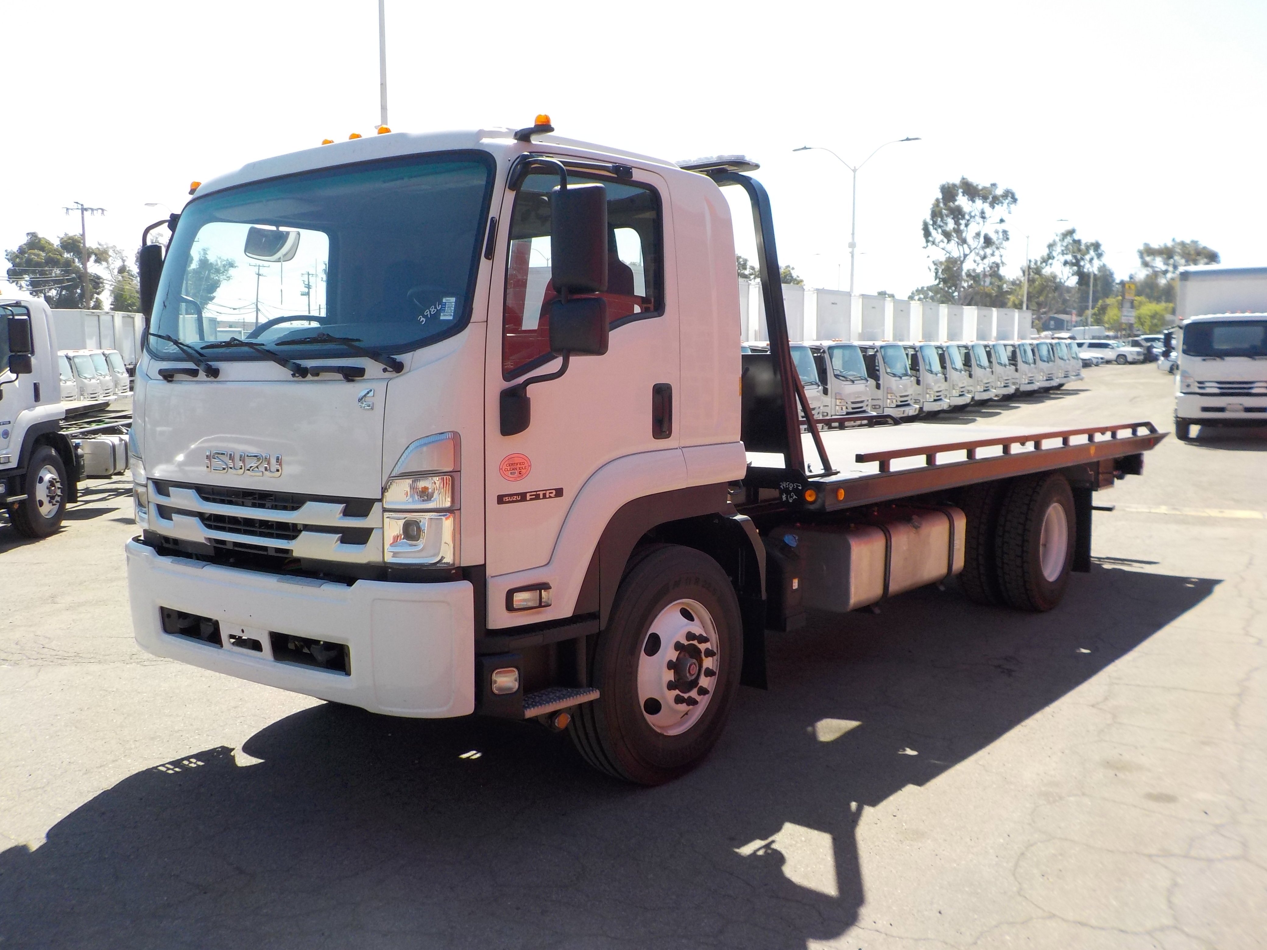 Used 2024 White ISUZU  image 23