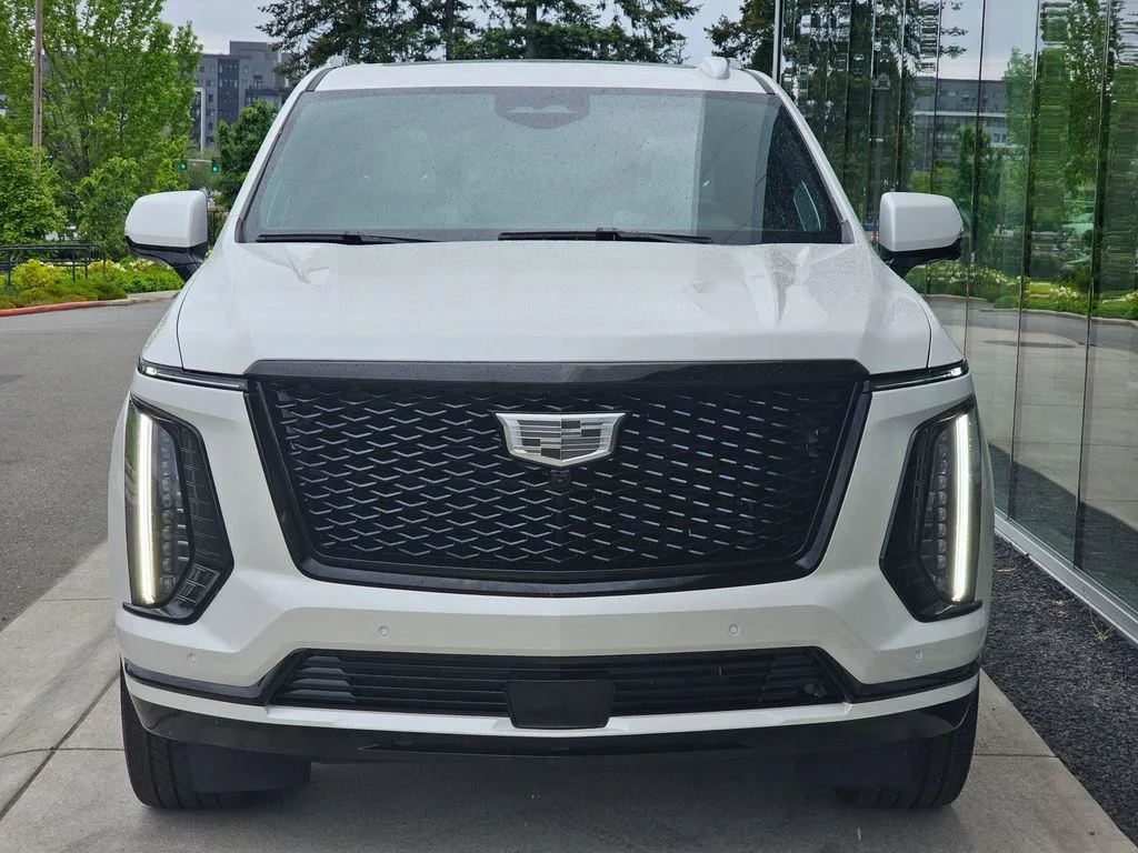 Certified Used 2025 Crystal White Tricoat Cadillac Sport Platinum image 8