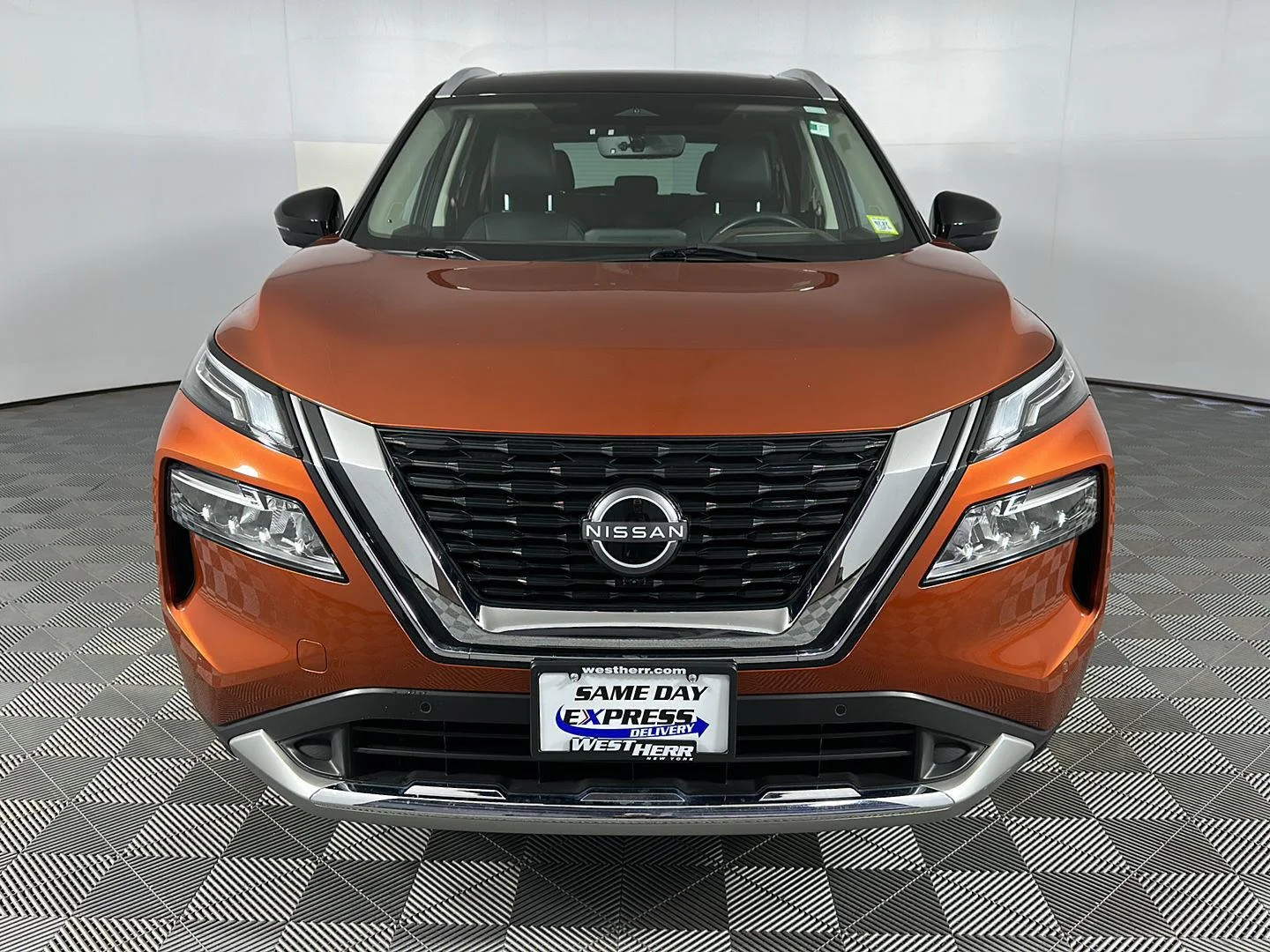 Used 2023 Sunset Drift Chromaflair/Super Black Nissan Platinum image 2