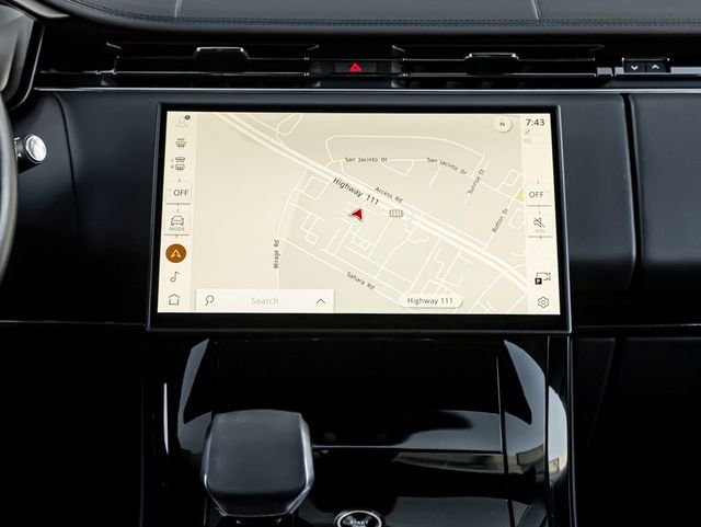 Used 2024 Fuji White Land Rover Dynamic SE image 18