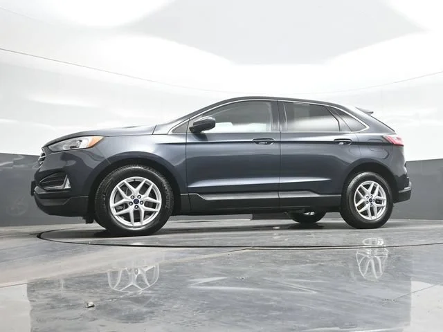 Used 2022 Blue Ford SEL image 21
