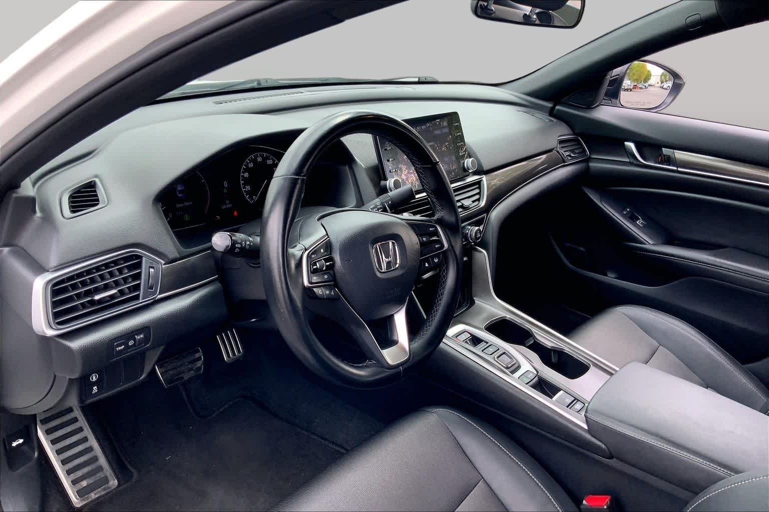 Used 2022 Platinum White Pearl Honda Sport image 15